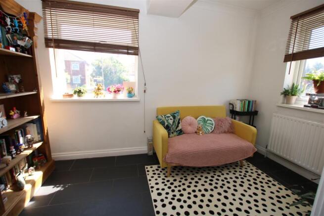 DINING ROOM/SNUG