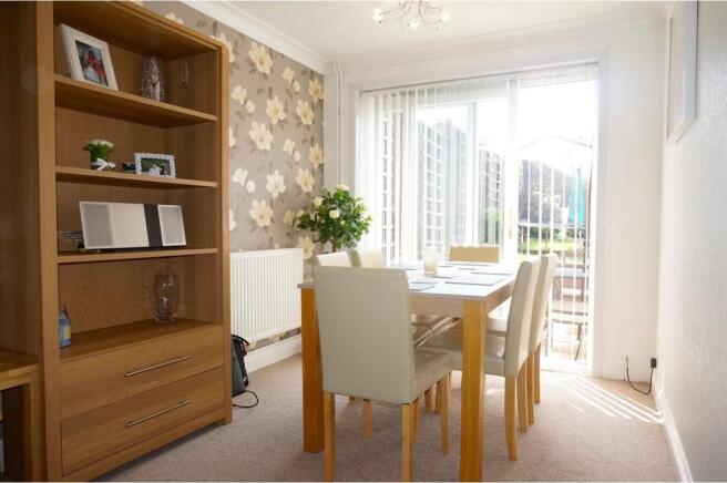 Lounge/Dining Room