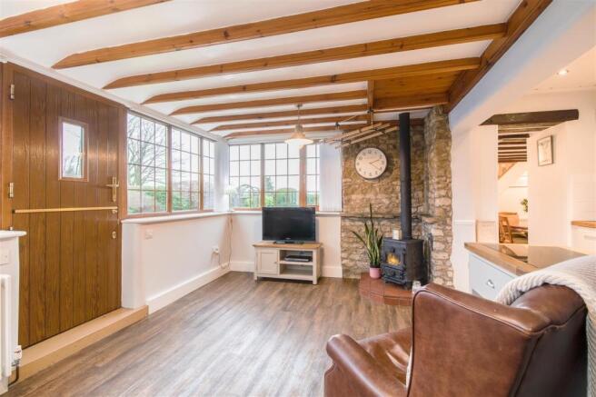 KITCHEN/DAY ROOM