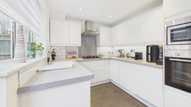 CAM04968G0-PR0099-STILL010