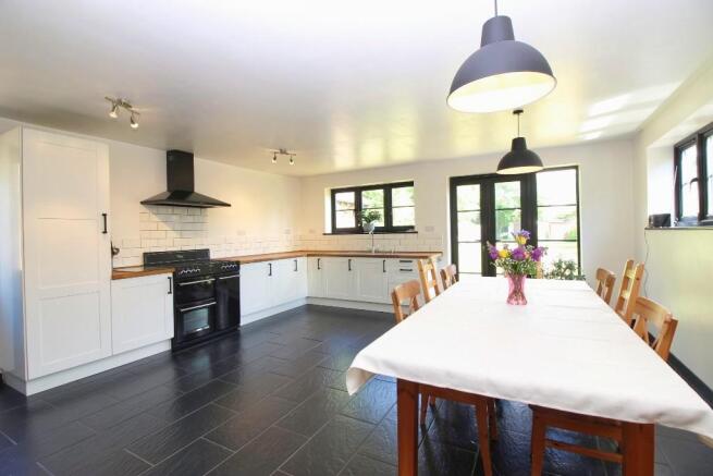 Kitchen/Breakfast