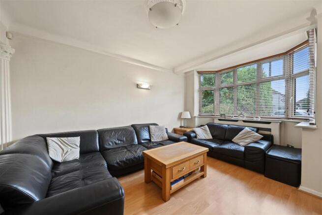 357 Firs Lane, London N13 5LX-No Watermark-01-3.jp