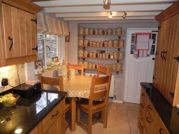 https://s3-eu-west-1.amazonaws.com/propertylab/allanmorris/property-images/standard/4507_The Old Post Office - Breakfast Area 2.JPG
