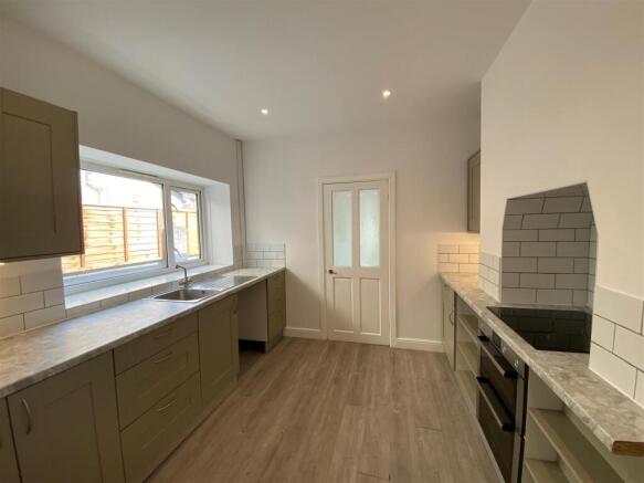 Morel 70 - kitchen 2.jpg