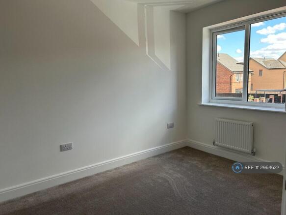 3 bed Semi-Detached to rent Image 9