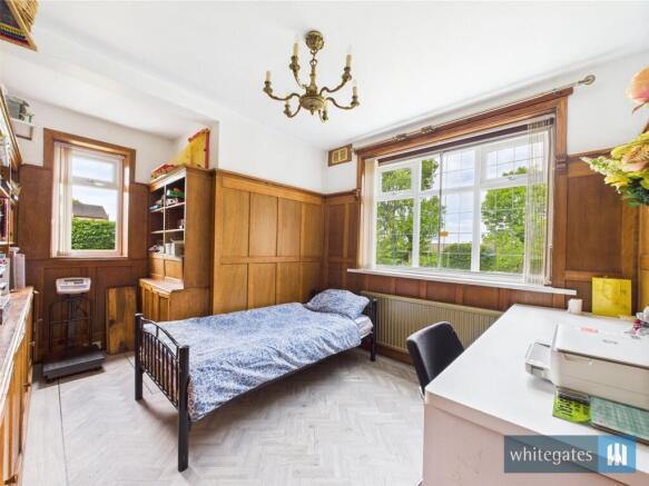 6 bed Detached for sale Image 9