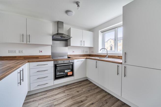 3 bed Semi-Detached to rent Image 4