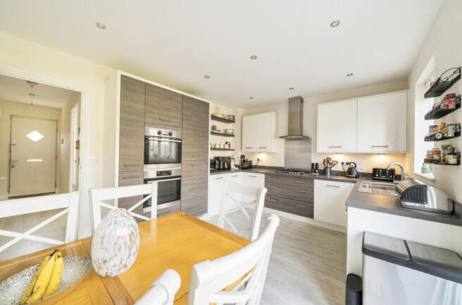 3 bed Semi-Detached for sale Image 6