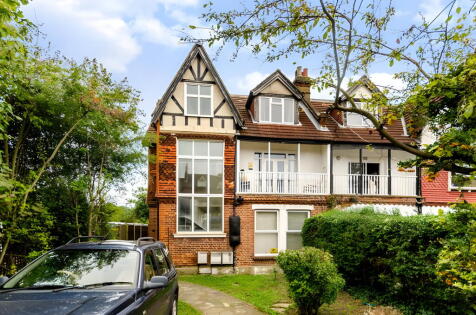 Auckland Road, London, SE19