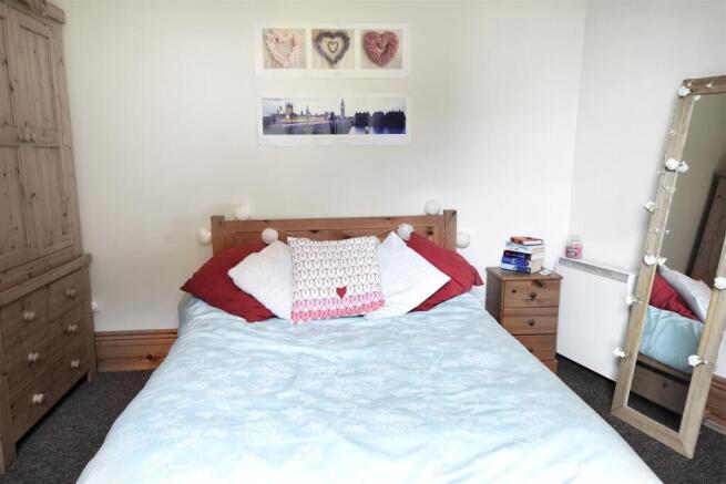 1 bed Flat Share to rent Image 4