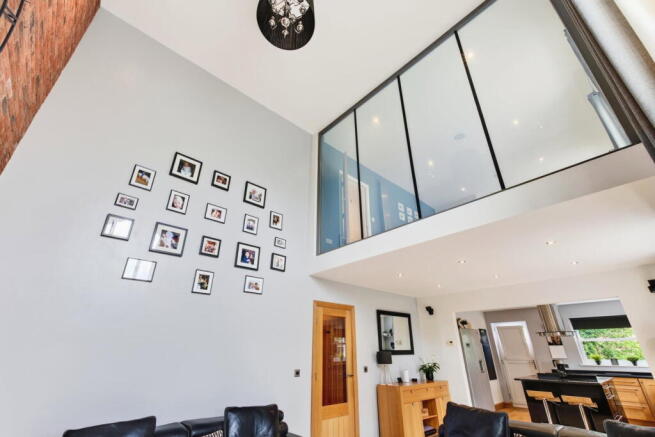 4 bed Detached for sale Image 7
