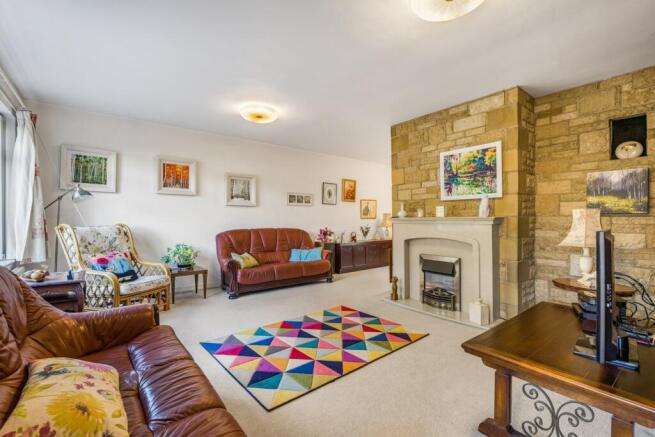 North Road East, The Reddings, Cheltenham, GL51 photo 4