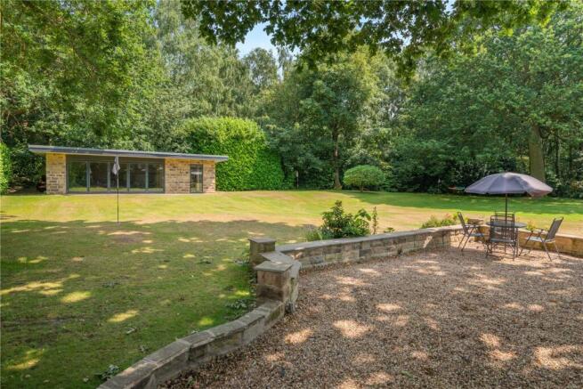 6 bed Detached for sale Image 12