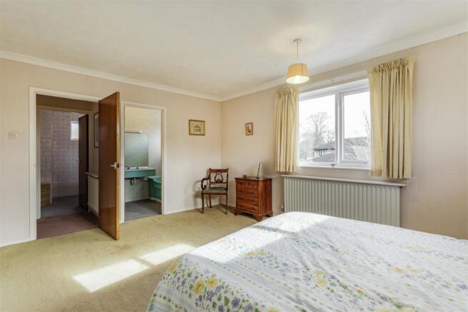 8493672-interior02.jpg