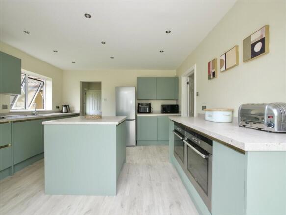 A Spacious Family Home in desirable Scot Lane, Chew Stoke photo 4