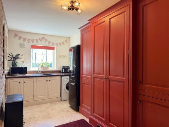 4 bed Barn Conversion for sale Image 6