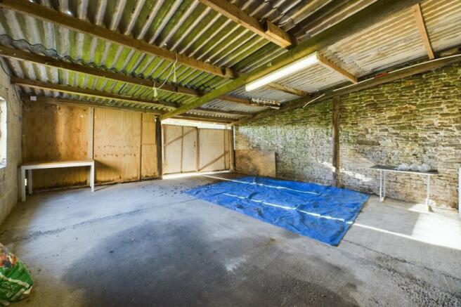 Garage/Outbuilding