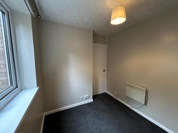 2 bed Flat to rent Image 11