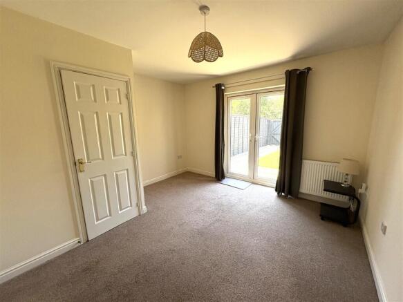 Sitting/dining room