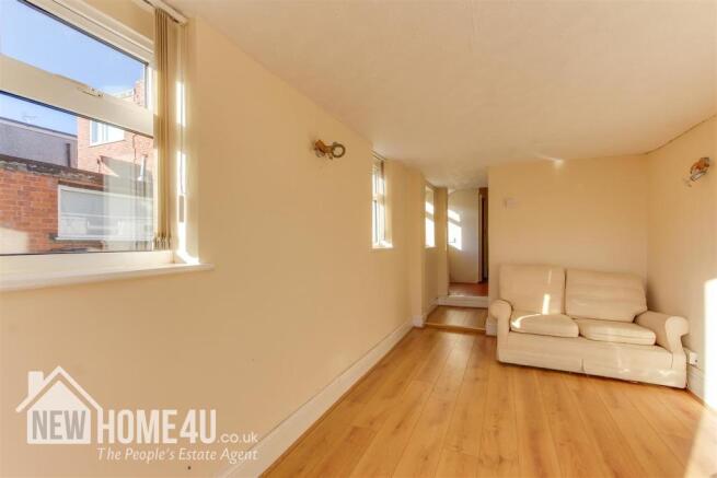 SITTING ROOM: