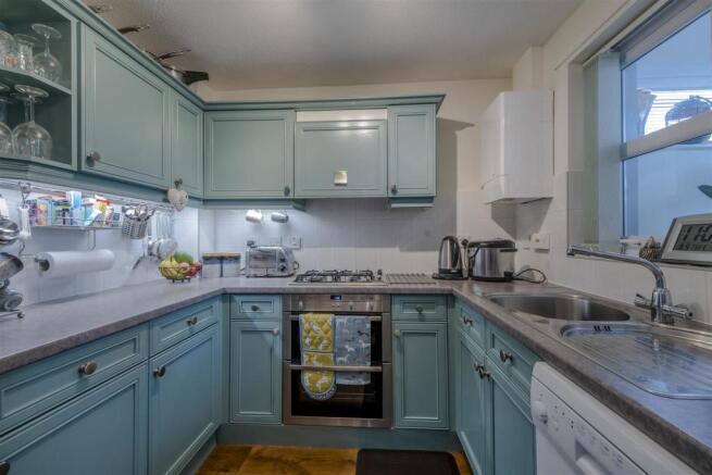 6 Wardle Mews-002.JPG