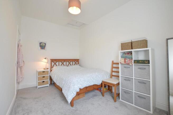 Bed 1.jpg