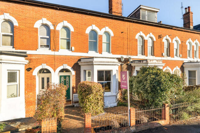 4 Bedroom Terraced in RG2 0AY