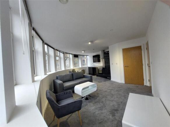 2 bed Apartment to rent Image 4