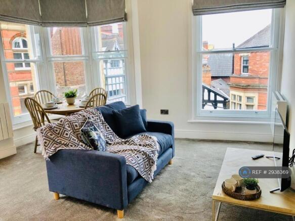 Living / Dining Area