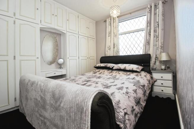 4 bed Semi-Detached for sale Image 12