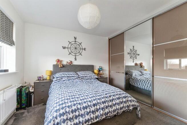 4 bed Detached for sale Image 8