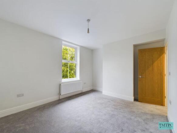 3 bed Terraced to rent Image 7
