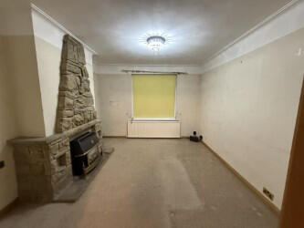 3 bed Semi-Detached to rent Image 5