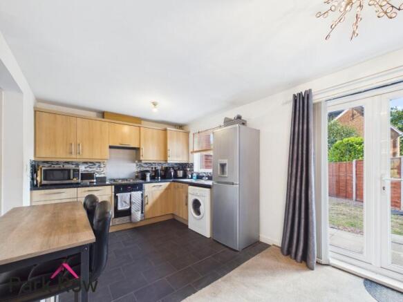 KITCHEN/DINING ROOM