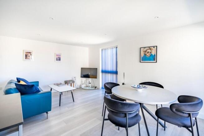 2 bed Apartment for sale Image 8
