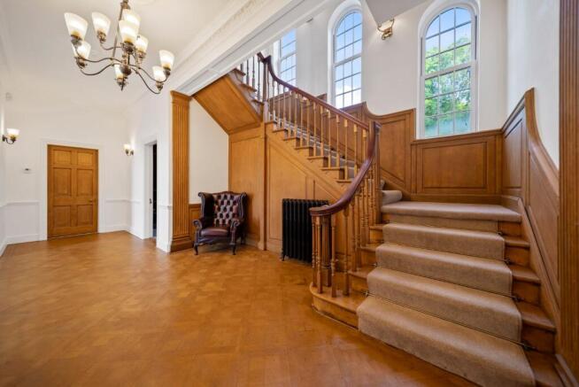 8 bed Detached for sale Image 5