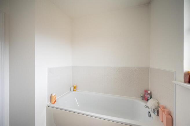 Bathroom (1).jpg