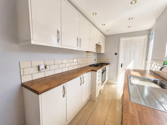 KITCHEN 1 NEW.png