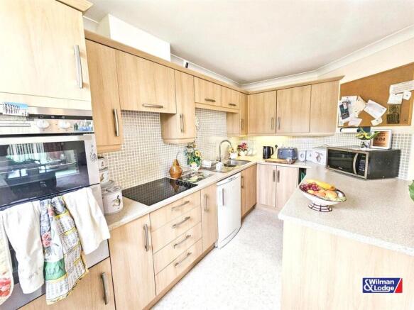 2 bed Apartment for sale Image 7