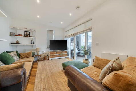 Ellis Road, Coulsdon, London, CR5