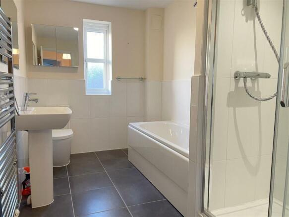 Bathroom 1.JPG