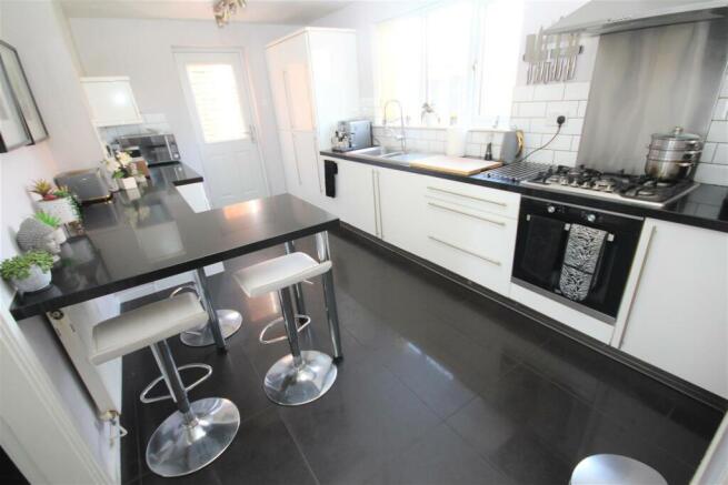 kitchen 3.jpg