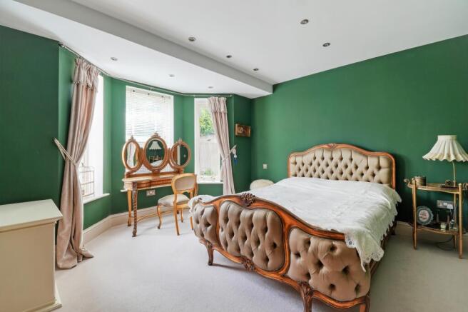 4 bed Detached for sale Image 12