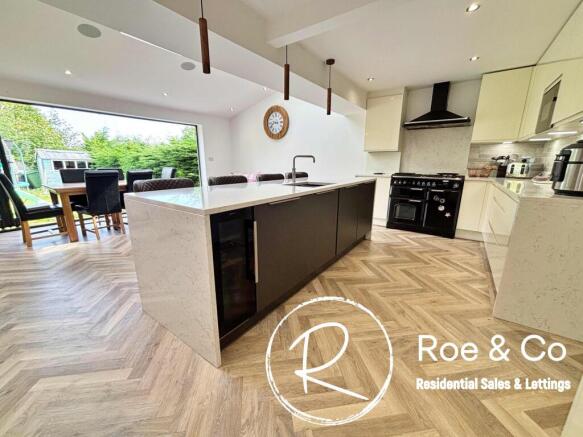 Open plan kitchen/lounge/diner