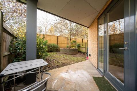 Maple Court, Elephant and Castle, London, SE17