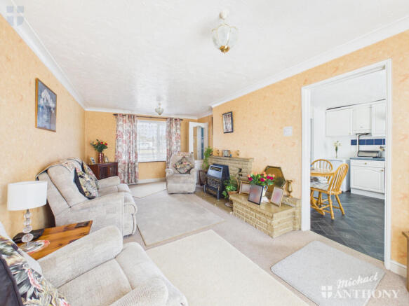 CAM03852G0-PR0741-STILL008