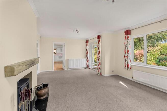 5 Holland Rise, Kings Sutton-8.jpg