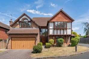 9, Groveside Close, Leatherhead KT23 4LQ