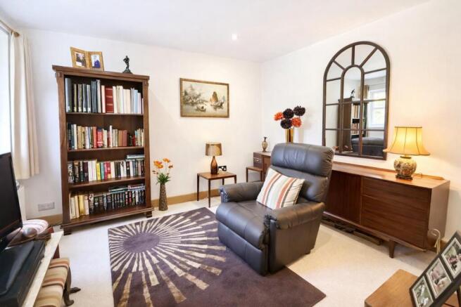 4 bed Detached for sale Image 8