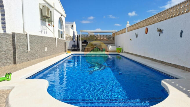 3 Bedroom Detached For Sale-FOC392-3